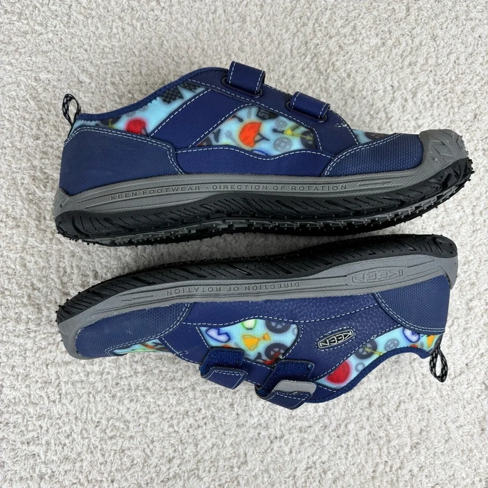 Keen Shoes Boys 6 Blue Speed Hound‎ Non Marking Treaded Hook Loop Bicycle Sports